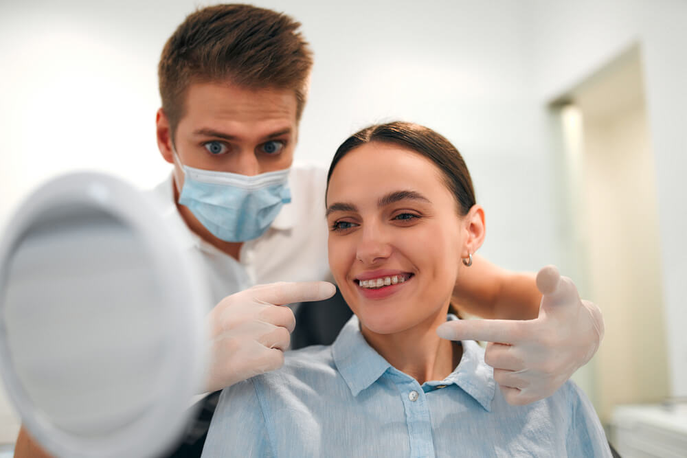 Dentista em Consultório Odontológico 