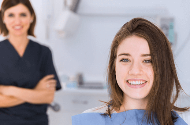 ficha clinica odontologica mulher dentista