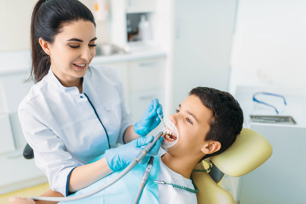 dentista em atendimento especialidades odontológicas