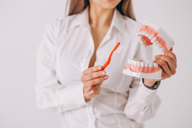 dentista recém formado dentadura