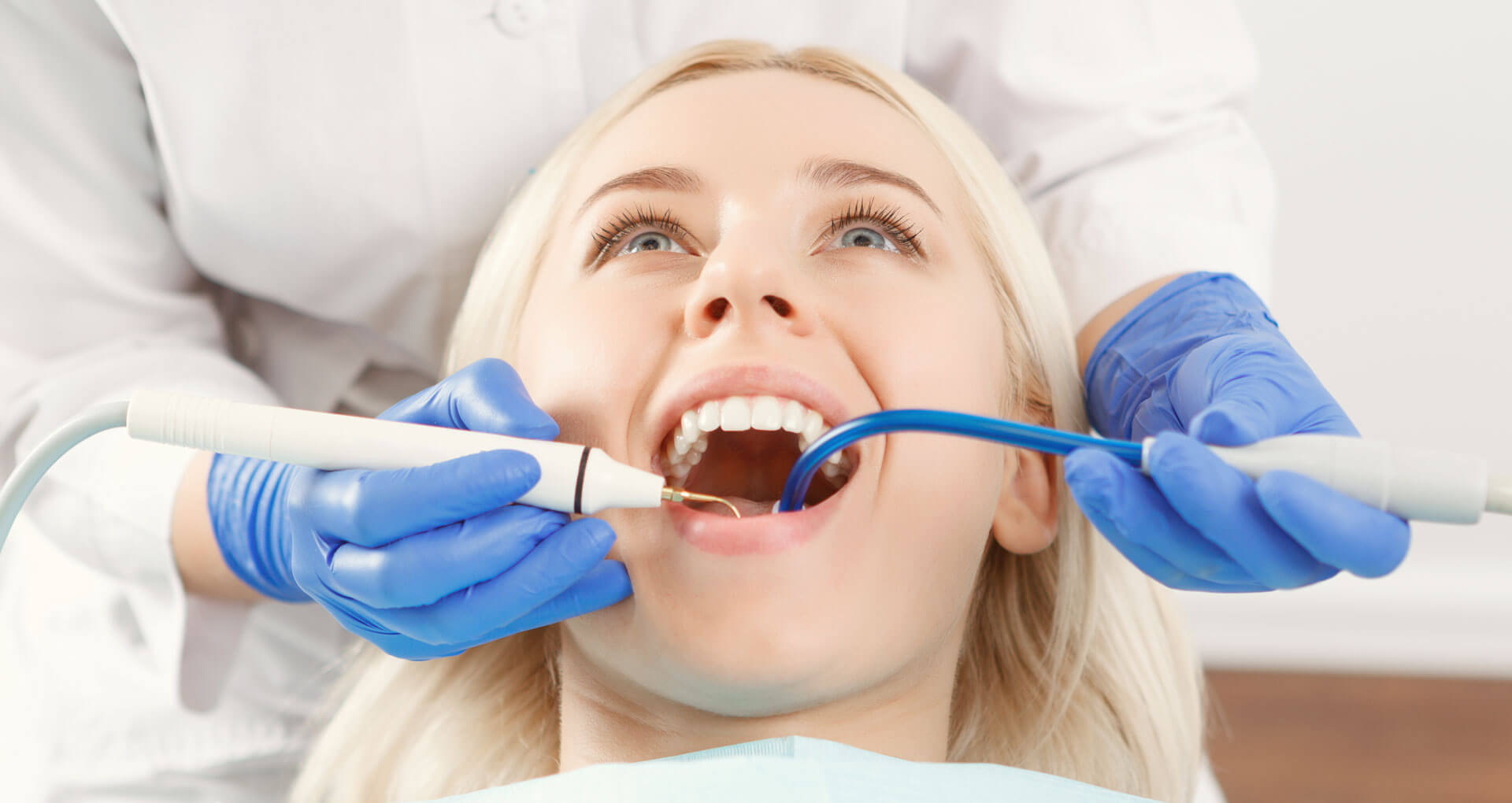 dentistica paciente em atendimento odontologico 