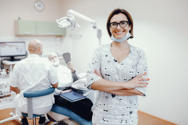 odontogeriatria senhora idosa na clinica odontologica