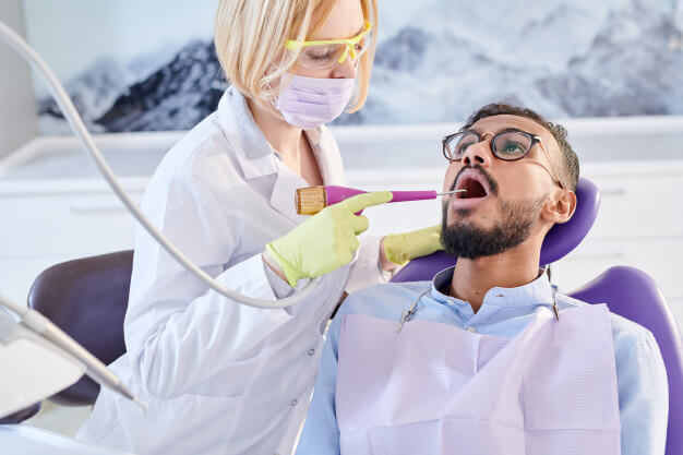 epi utilizado na odontologia dentista em atendimento