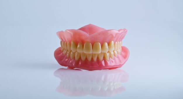 materiais dentarios dentadura