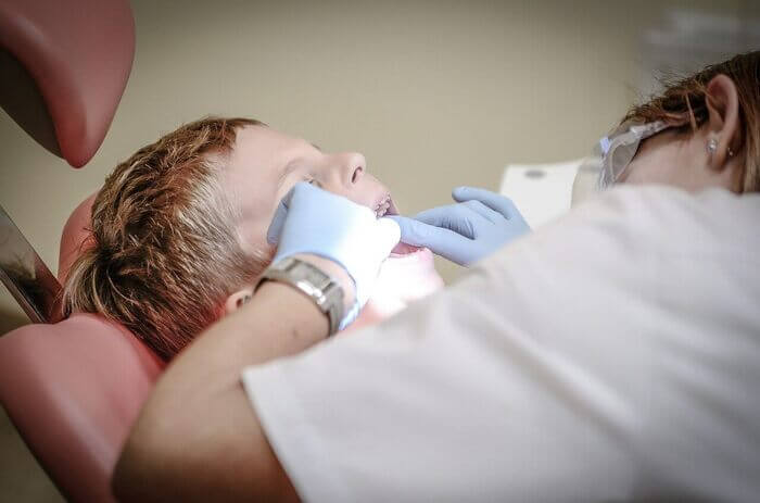 areas da odontologia menino